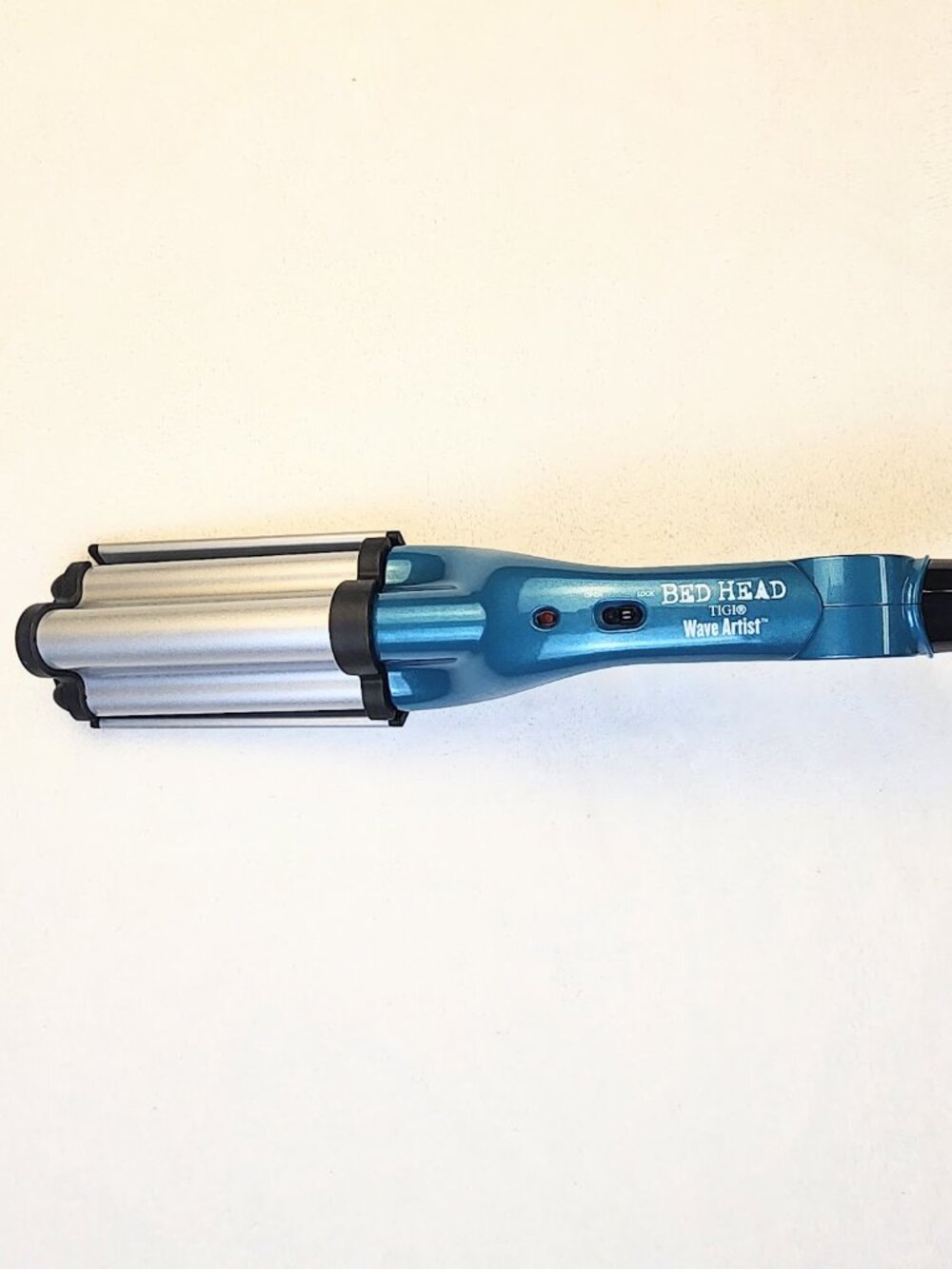 TIGI Bed Head Wave Artist Tourmaline Ceramic Deep Waver Blue (BH305CN).